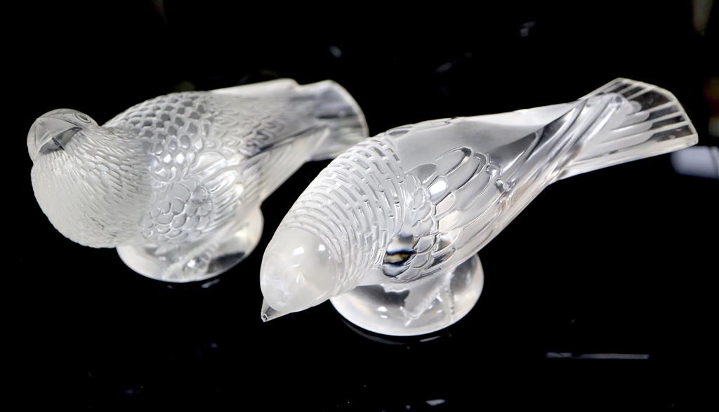 René Lalique. Two frosted glass bird paperweights, Chardonneret Moqueur and Timide, c.1931, 10.5 and 12.5cm long